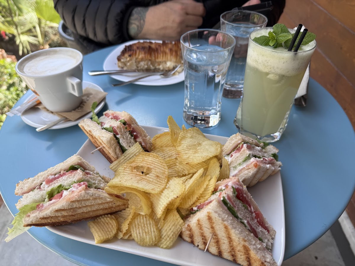 Veranda More Than Coffee-3